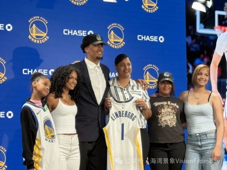 化疗母亲场边见证，伦德伯格披上勇士1号