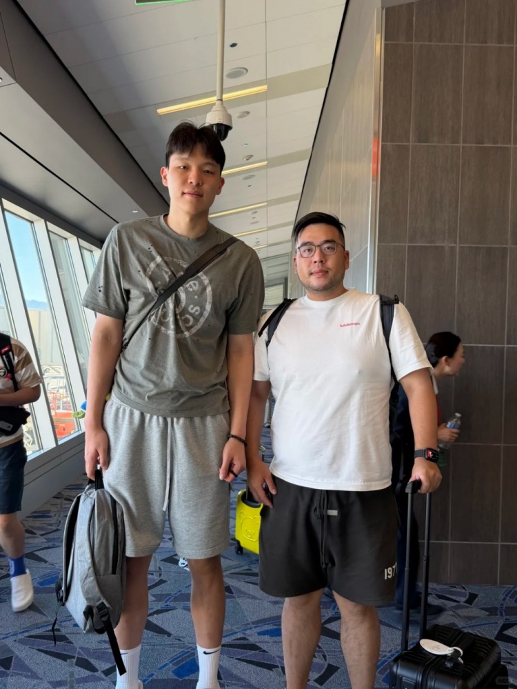 杨瀚森抵拉斯维加斯,开拓者夏联首战定于7月11日 杨瀚森抵拉斯维加斯,开拓者夏联首战定于7月11日
