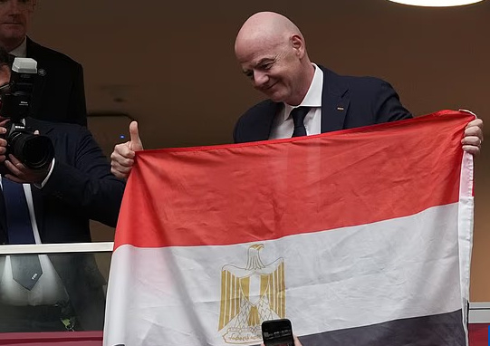 VAR双标与红牌特赦:FIFA的“强者优待”逻辑 VAR双标与红牌特赦:FIFA的“强者优待”逻辑