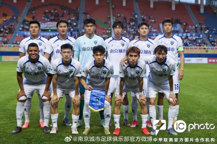 南京城市客场0-2完败大连鲲城 黄威半场造险无功而返