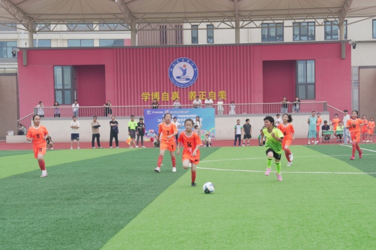 亚足联女足日德州临邑站开幕 临邑五中VS兴隆中学对抗赛打响