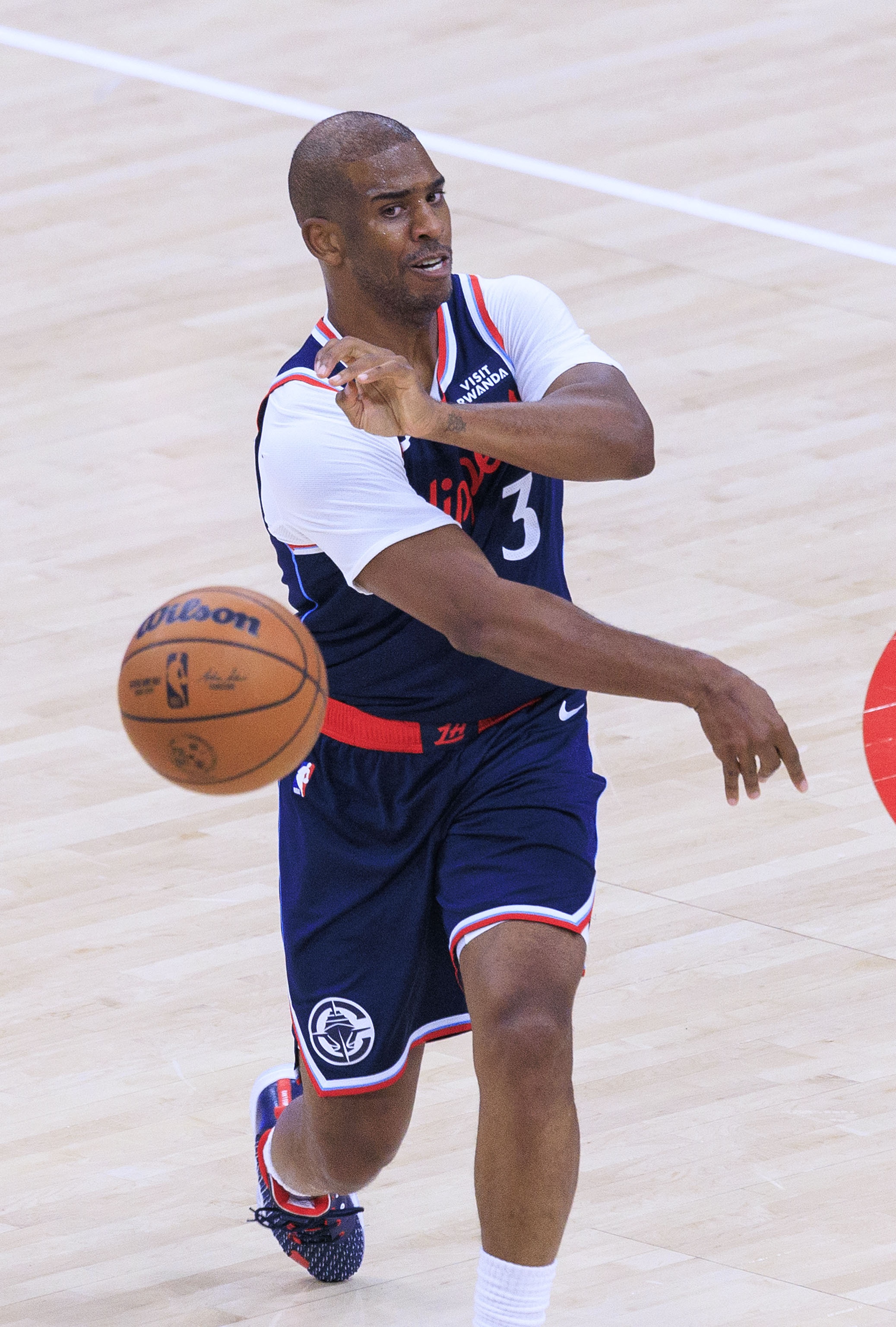 保罗回怼杜兰特：1米83照样打NBA，高个子没球商也白搭