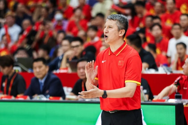 中国男篮夏训收官：8战6胜2负，佛山三战净负7分，后卫线仍缺持球核心