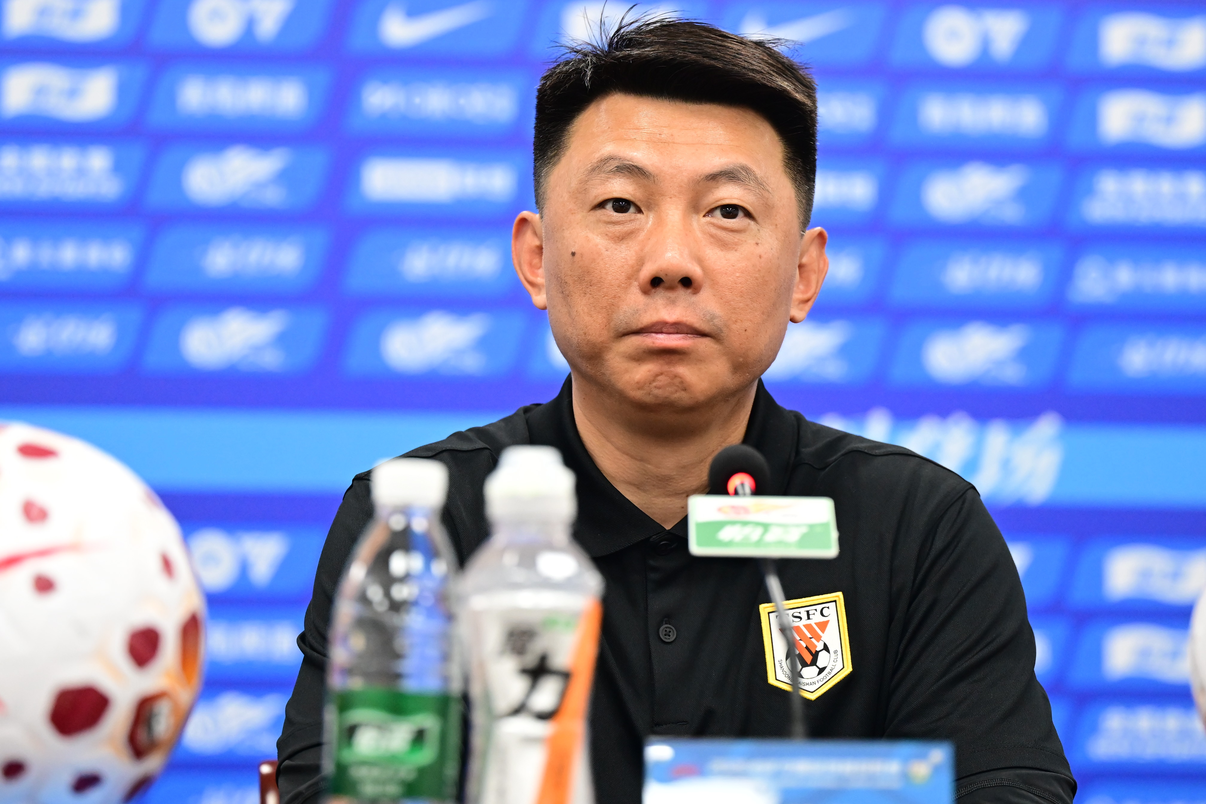 足球报：泰山队走出失利阴霾，为下周足协杯战海港奠定良好基础