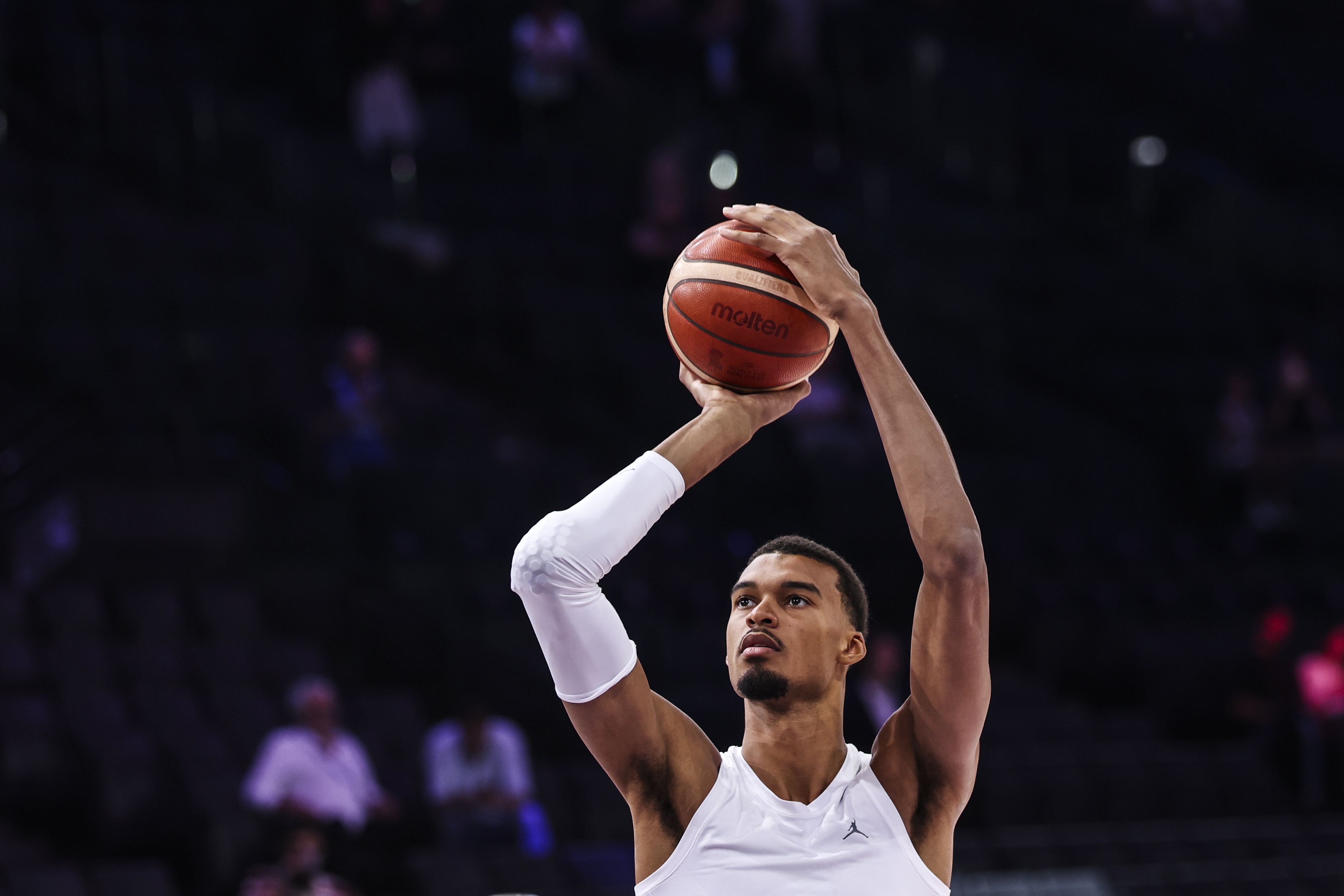 帕克：文班可能已是NBA最强球员 希望他带队拿下很多冠军